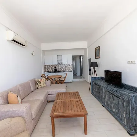 Refreshing House With Shared Terrace Near Sea In The Heart Of Bodrum アパート グムベット