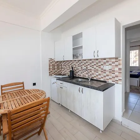 Daire Refreshing House With Shared Terrace Near Sea In The Heart Of Bodrum Gümbet